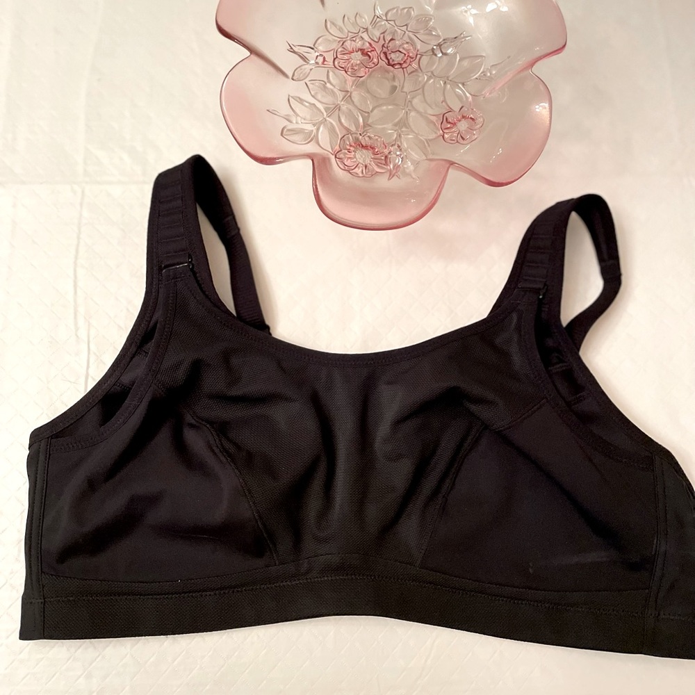Wingslove Size 38C black bra with individual strap adjustments for a goodfit NWT